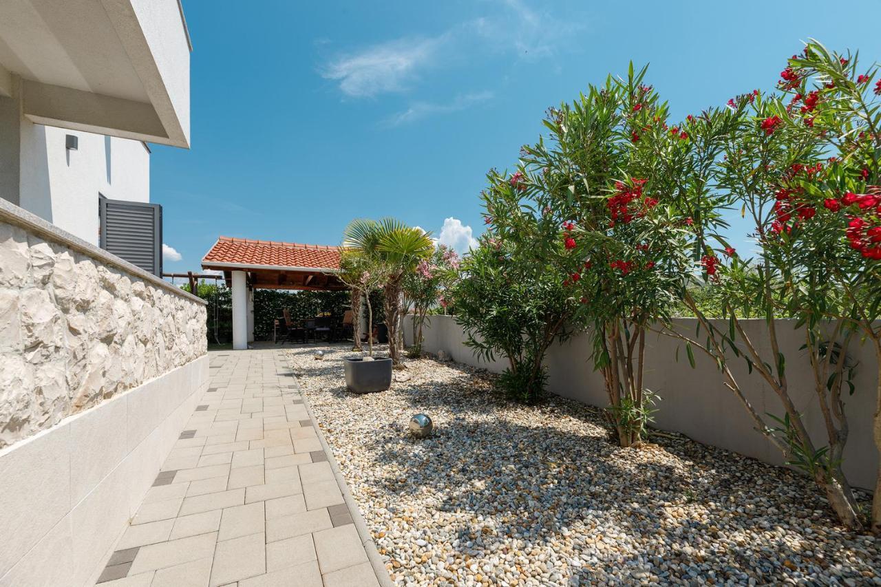 Malo Ferienvilla Privlaka, Pool, Boje, Wi-Fi, Wallbox Privlaka  Exterior foto